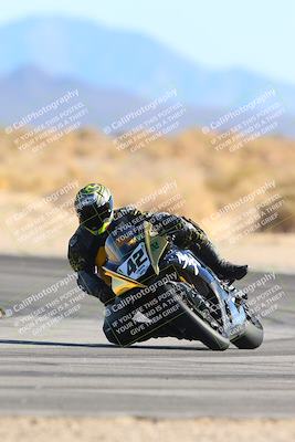 media/Jan-10-2025-CVMA Friday Practice (Fri) [[489e0da257]]/Group 4 and Trackday/Session 4 (Turn 16)/